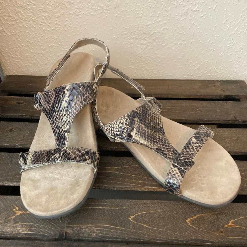 Vionic Giorgina Womens Snakeskin Pattern T-Strap Slingback Summer Sandals Size 7